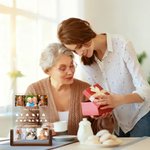 Veilleuse LED Acrylique Personnalisée avec 6 Photos Nom et Texte Base en Bois Cadeau Anniversaire pour Maman Papa Grands-Parents