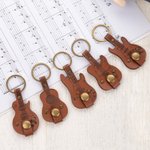 Personalised PU Leather Guitar Pick Holder Keychain with Engraved Text and Pick Birthday Christmas Gift for Guitar Music Lovers