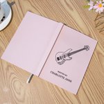 Henkilökohtainen Line Art Musical Instrument Design Songwriting Journal Notebook nimi ja 100 vuoratut sivut Syntymäpäivä Musiikkifestivaali lahja muusikoille