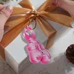 Personalisierte rosa Schleife Boxhandschuhe Design Beating Breast Cancer Ornament mit Text Auto Dekor Geschenk für Frauen Krebs Kämpfer
