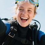 Etiqueta de identificación de chaleco bordada multicolor personalizada con el nombre de un personaje de cómic Actividades oceánicas Regalo de cumpleaños para los amantes del submarinismo