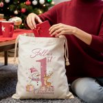 Personifierad söt snögubbe ren jultomten Canvas presentpåse med dragsko och namn och årtal Första julfestprylar för baby
