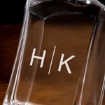Henkilökohtainen Retro Seppele kaiverrettu Initial Whiskey Decanter lasit nimi syntymäpäivä joululahja miehille viskin ystäville