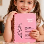 Bible Personnalisée Naissance Fleur Nom 2026 Planificateur A5 Spiral Carnet de Notes avec Pages de Planification Hebdomadaire Mensuelle Utilisation Quotidienne Cadeau d'Anniversaire pour la Famille et