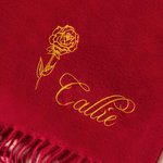 Personlig mjuk halsduk sjal med födelsedagsblommor och namn broderade perfekt present för par och familj till födelsedag jul eller fest