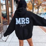 Personnalisé Toile De Jouy Floral Mrs Bow Sweatshirt Hoodie avec Nom et Année Noël Mariage Anniversaire Cadeau pour Mariée Nouvellement Mariée