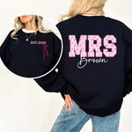 Personnalisé Toile De Jouy Floral Mrs Bow Sweatshirt Hoodie avec Nom et Année Noël Mariage Anniversaire Cadeau pour Mariée Nouvellement Mariée