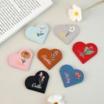 Gepersonaliseerde PU-leer Hartvormige Bladwijzer met Geboortebloem en Naam Perfect Verjaardag of Jubileumcadeau voor Boekenliefhebbers
