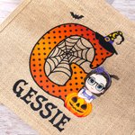 Bolso de yute personalizado con diseño de calabaza y personaje de dibujos animados con nombre e inicial regalo de Halloween para niños