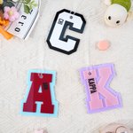 Personligt Flerfärgad Initial Akryl Bag Tag Nyckelring med Namn Daglig användning Födelsedagspresent för pojke flicka tonåring