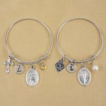 Henkilökohtainen Birthstone katolinen Saint säädettävä rannerengas rannerengas Initial Confirmation syntymäpäivä joululahja tytöille teini-ikäiset naiset