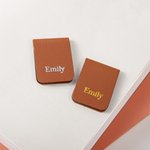 Personalisiertes minimalistisches magnetisches Lesezeichen aus PU-Leder mit Namen Geburtstagsgeschenk für Studierende Buchliebhaber Bücherwurm