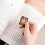 Personalizado de dibujos animados de lectura de caracteres de cuero de la PU Marcapáginas magnético clip con el nombre y el texto de cumpleaños de Navidad de regalo para los niños amigos amantes de lo