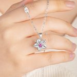 Collier de fleurs de naissance personnalisé avec pierre de naissance et initiale Cadeau de Noël pour femme Elle