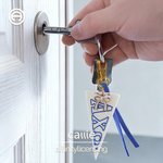 Henkilökohtainen Monivärinen Sorority Name Pennant Avaimenperä Bow Charm Founders' Day Bid Day Gift for Sorors | Callie × Affinity Licensing