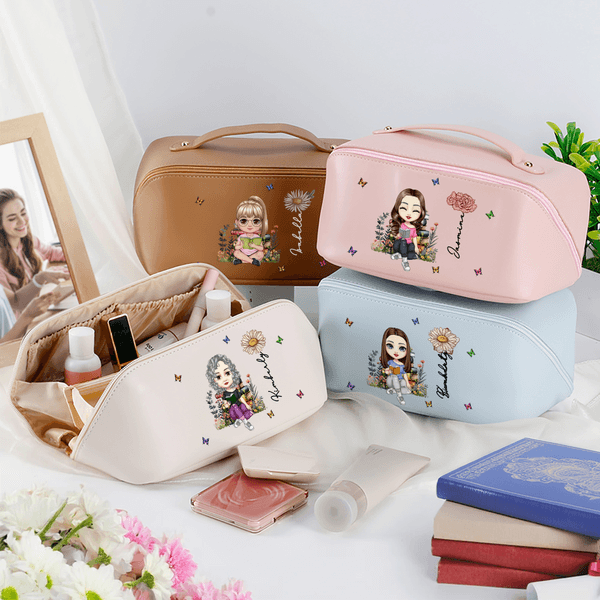 Personalizzato Cartoon lettura personaggio nascita fiore ampia apertura PU borsa trucco in pelle con nome viaggio essenziale uso quotidiano regalo di compleanno per le donne