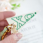 Henkilökohtainen Monivärinen Sorority Name Pennant Avaimenperä Bow Charm Founders' Day Bid Day Gift for Sorors | Callie × Affinity Licensing