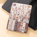 Spersonalizowany bukiet książek w stylu vintage Przenośne magnetyczne etui na Kindle z imieniem i nazwiskiem Prezent urodzinowy dla miłośnika estetyki vintage