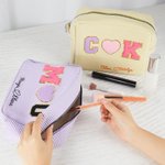 Gepersonaliseerde hart-vormige geborduurde naam gestreepte make-up tas dagelijks reizen bruiloft partij verjaardag cadeau voor vrouwen bruidsmeisjes