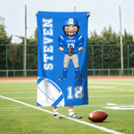 Spersonalizowany ręcznik plażowy Cartoon Football Player Quick Dry Oversized z imieniem i numerem Niezbędny prezent na lato dla miłośników piłki nożnej