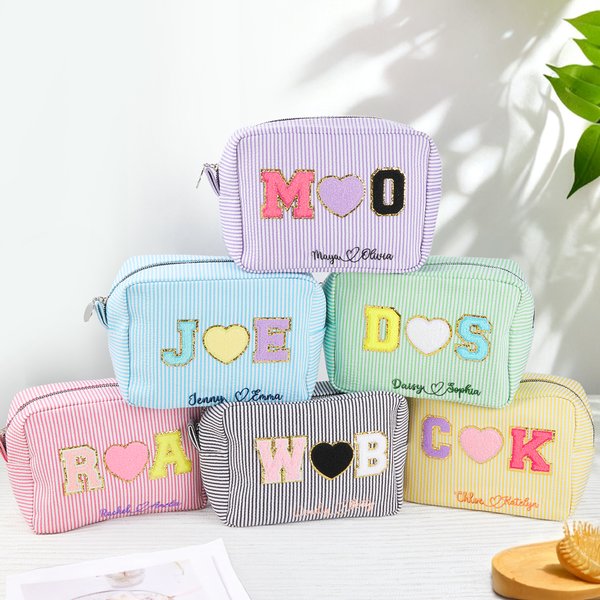 Gepersonaliseerde hart-vormige geborduurde naam gestreepte make-up tas dagelijks reizen bruiloft partij verjaardag cadeau voor vrouwen bruidsmeisjes