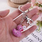 Spersonalizowany brelok do kluczy 3D Cute Rubber Ducky Glitter z zawieszką z inicjałami Prezent urodzinowy dla rodziny i przyjaciół
