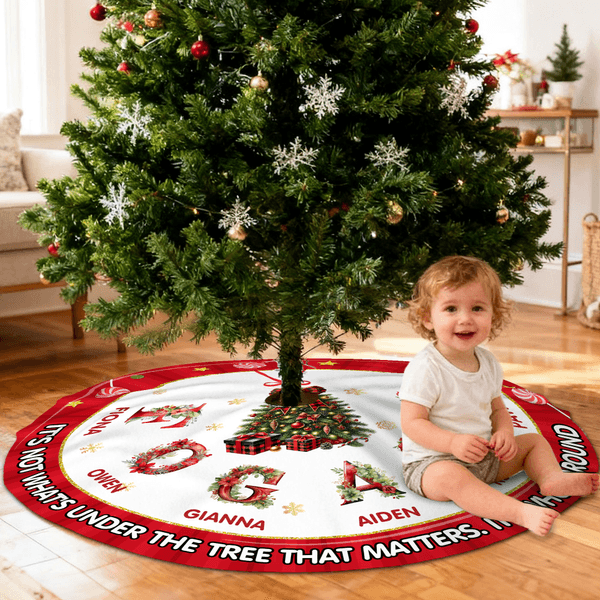 Personalized Snowflake Sweets Floral Initial Christmas Tree Skirt with 2-8 Names Holiday Party Home Decor Christmas Gift for Family Friends