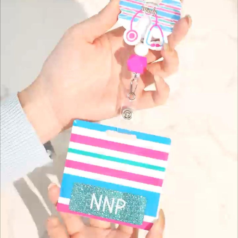 Personlig NICU Baby Blanket Pattern Stetoskop Bow Retractable Badge Reel med namn och kompis Födelsedag julklapp för sjuksköterska läkare 4