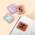 Henkilökohtainen Floral Initial Name Magneettinen nahkainen kirjanmerkki Clip nimellä Reading Stationery tarvikkeet Syntymäpäivälahja Bookworms Kirjan ystäville Book Lovers