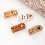 Personalisierte „Made by“ PU-Leder Häkel Strick Etiketten 10er Set mit Namen und Nieten Strickwaren Zubehör Geschenk für DIY Stricker Nähliebhaber