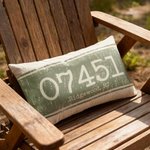 Taie d'oreiller personnalisée avec code postal imprimé rétro Décoration de la maison Pendaison de crémaillère Cadeau d'anniversaire pour les amis et la famille