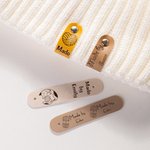 Personalisierte „Made by“ PU-Leder Häkel Strick Etiketten 10er Set mit Namen und Nieten Strickwaren Zubehör Geschenk für DIY Stricker Nähliebhaber