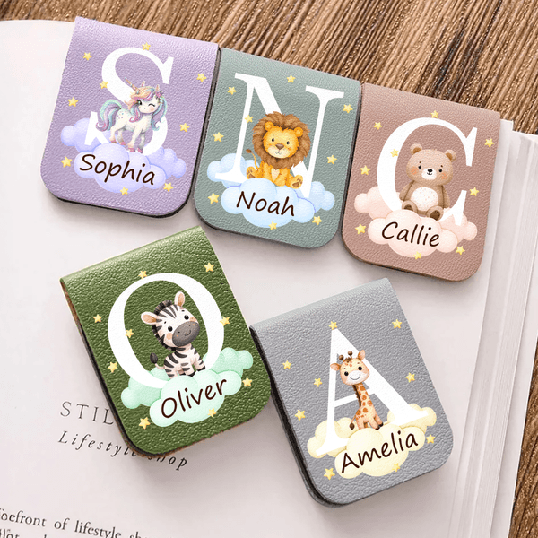 Personalisiertes Magnetisches Lesezeichen mit Namen Initiale und süßem Tiermotiv auf Wolke Geburtstag Weihnachten Geschenk für Kinder Bücherwürmer