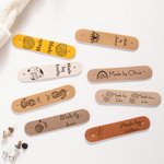 Lot de 10 étiquettes personnalisées en cuir avec nom gravé et rivets Accessoires de tricot Cadeau pour les amateurs de couture et de bricolage