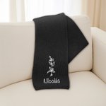 Bufanda de punto personalizada suave y cálida con bordado de flor de nacimiento y nombre para accesorio de moda regalo de cumpleaños para familiares