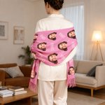Foulard à pompons personnalisé avec photo de visage drôle Nom Multicolore Doux Foulard à pompons Anniversaire Hiver Cadeau d'anniversaire pour les femmes Hommes Pet Lovers