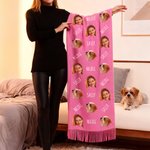 Foulard à pompons personnalisé avec photo de visage drôle Nom Multicolore Doux Foulard à pompons Anniversaire Hiver Cadeau d'anniversaire pour les femmes Hommes Pet Lovers