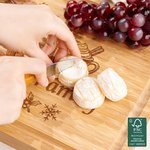 Spersonalizowana deska do krojenia Magic Santa Claus FSC Bamboo z wygrawerowanym tekstem i rowkiem na sok Made in USA Prezent świąteczny dla rodziny