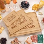 Personlig julegave til familien med inngravert tekst og saftrille i bambus med FSC Charcuterie skjærebrett med juletema