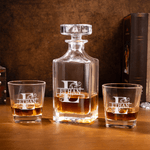 Spersonalizowana karafka do whisky z wygrawerowanym imieniem i nazwiskiem - prezent urodzinowy dla miłośników whisky