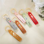 Personalisierte Geburt Blume PU Leder Schlüsselanhänger mit Namen Hochzeit Party Geburtstag Jahrestag Geschenk für Frau
