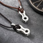 Collar personalizado de cuero de la PU en forma de cadena de bicicleta con el nombre de cumpleaños Aniversario de regalo para el ciclista