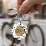 Personalised Upcycled Bicycle Chain Keychain with Laser-Engraved Wood Pattern and Text Birthday Outdoor Activities Gift for Friends Cyclists