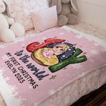 Spersonalizowany kocyk z imieniem Joy to the World Cartoon Baby Character Miękki kocyk z imieniem Pierwszy prezent świąteczny dla noworodków Rodzina