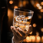Spersonalizowana karafka do whisky z wygrawerowanym imieniem i rokiem Urodzinowy prezent kempingowy dla przyjaciół barmanów