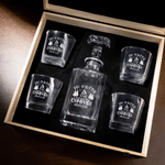 Spersonalizowana karafka do whisky z wygrawerowanym imieniem i rokiem Urodzinowy prezent kempingowy dla przyjaciół barmanów