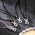 Collar personalizado de cuero de la PU en forma de cadena de bicicleta con el nombre de cumpleaños Aniversario de regalo para el ciclista