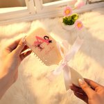 Spazzola personalizzata con bouquet di fiori di nascita iniziale e personaggio con manico lungo e nastro regalo per donne