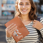 Couverture de carnet A5 en cuir PU personnalisée avec fleur de naissance initiale et nom - Cadeau d'anniversaire pour artistes étudiants