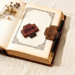 Personalisierte gravierte Geburt Blume Leder Lesezeichen Clip mit Namen und Stifthalter täglichen Gebrauch Büro Geburtstag Geschenk für Familie Freund Bücherwurm
